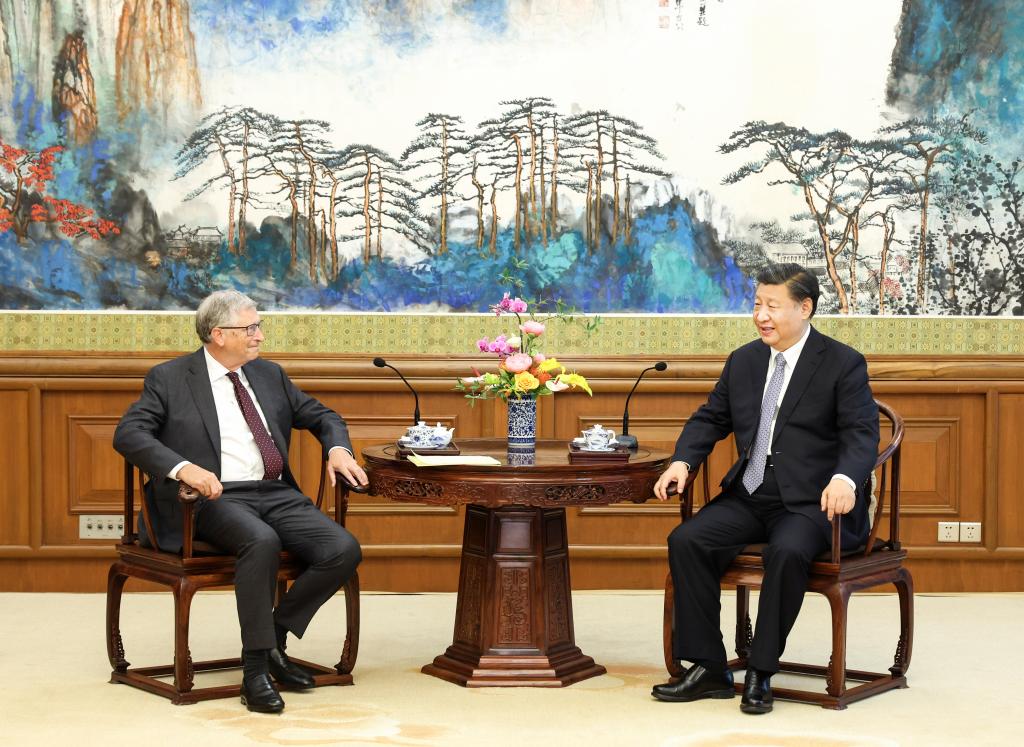 6月16日，国家主席习近平在北京会见美国比尔及梅琳达·盖茨基金会联席主席比尔·盖茨。