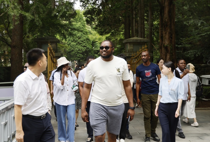 绾崇背姣斾簹浠ｈ〃鍥涓琛屽湪搴愬北鍙傝傘備節姹熷競濮斿ｄ紶閮ㄤ緵鍥