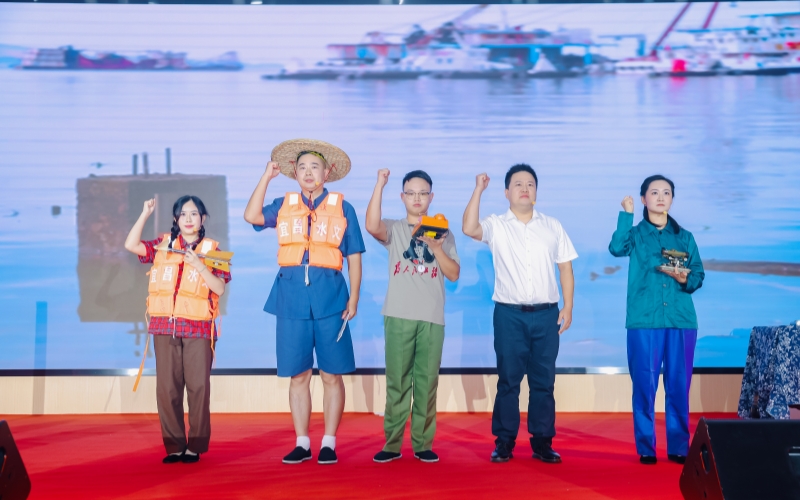 “心潮逐浪高”红色音乐党课在汉举办。