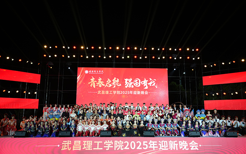 演员合影。