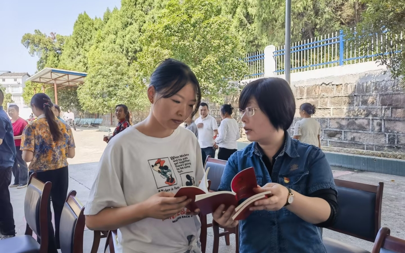 武汉卷烟厂“普法进基地”(剑阁县武连烟叶基地)。