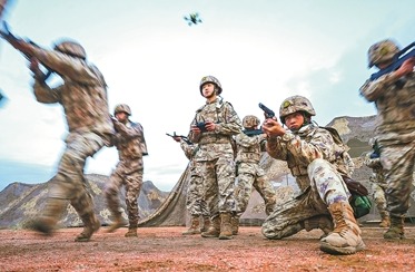 空军某部组织官兵演训。仝祥瑞摄